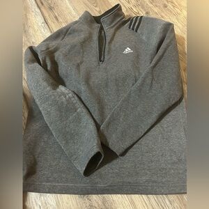 Gray adidas half zip 
Size L